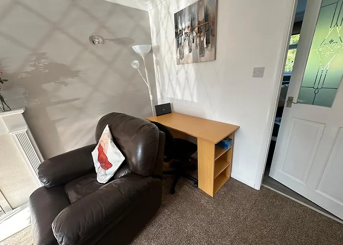 Hinckley Home Sleeps 5 Complete House